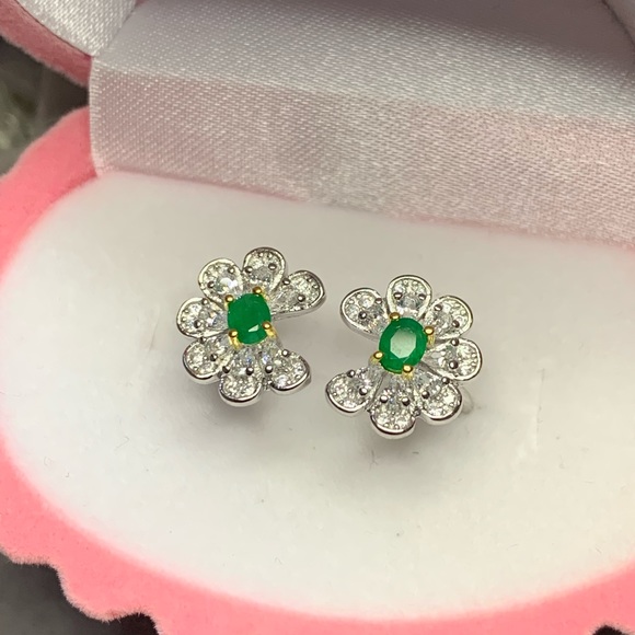 S925 Natural Zambian Emerald Flower Ring - Picture 9 of 16